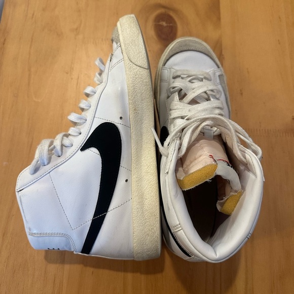 Nike Shoes - Nike Blazer Mid ‘77 Vintage High Top women’s size 9.5 color white